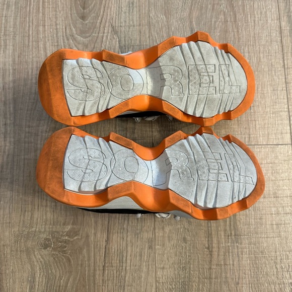 Sorel Women's Kinetic Impact II Lace Sneaker, Sea Salt / Koi, Size 7.5 - Picture 4 of 9